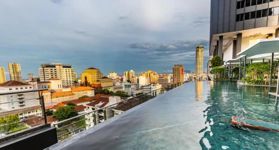 Tropicana 218 Macalister Sea & City View By Staycation Homestay George Town Exteriör bild